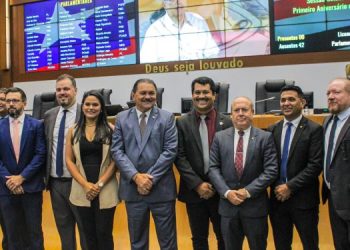 Secretário Rubens Pereira representa o governador em homenagem na Assembleia à fundação da União dos Vice-Prefeitos do Maranhão