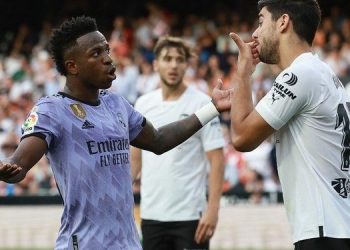 Federação Espanhola afrouxa penas aplicadas ao Valencia por racismo