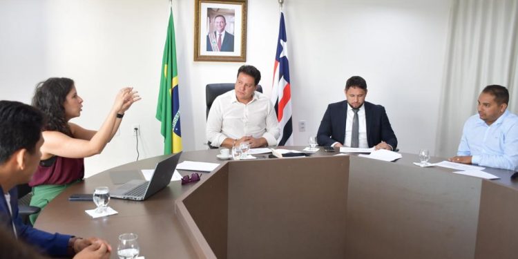 São Luís/MA – Vice-governador Felipe Camarão realiza reunião para início da expansão do ensino integral no Maranhão