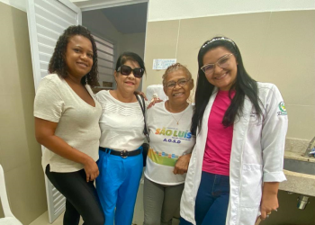 Fátima Araújo vereadora de São Luís entrega aparelho de esterizacao no centro de saúde do João de Deus