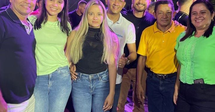 Matheus da amovelar faz festa com grande apoio popular e políticos