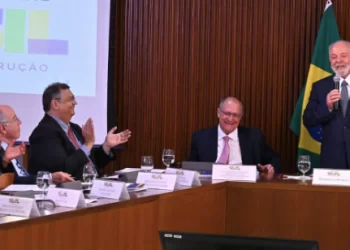 Flávio Dino inicia despedida da vida política partidária