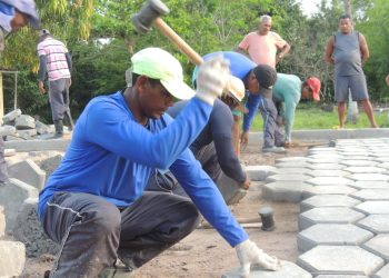 Focado no trabalho para população, Walace amplia frentes de obras nós quatro cantos de Icatu