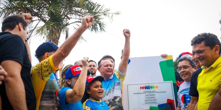 Em solenidade histórica, o prefeito Osvaldo Gomes e o governador Carlos Brandão entregam 19 km de asfalto que ligam a cidade de Guimarães á paradisíaca praia de Araoca