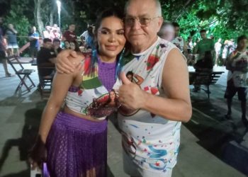 Bloco da Ingrid Andrade faz sucesso e reúne multidão em Arari