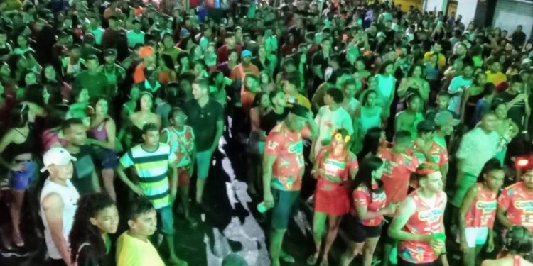 Foliões de várias partes do Maranhão lotam o “Carnaval na Praça” em um arrastão de alegria na cidade de São Luiz Gonzaga 