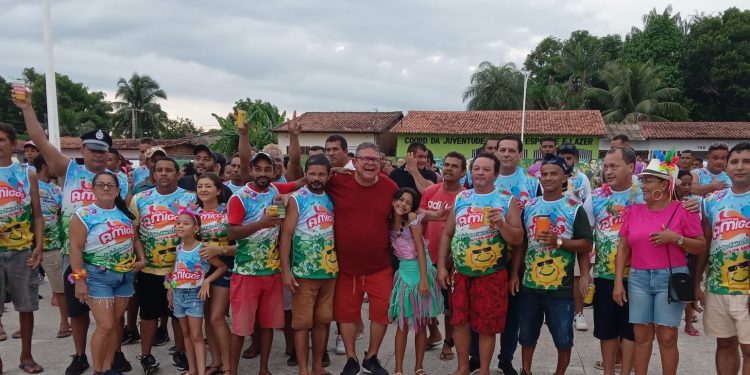 10ª edição da “Segunda-Feira Folia- Bloco dos Amigos” arrasta multidão pelas ruas de Matões do Norte