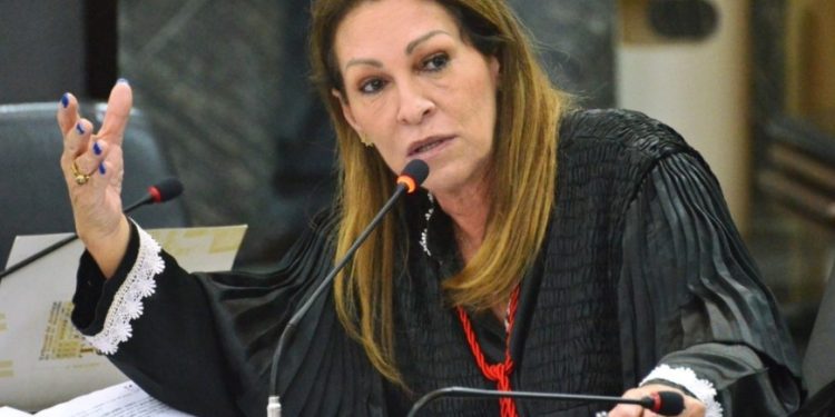 CNJ afasta Nelma Sarney do cargo no TJMA por dois anos