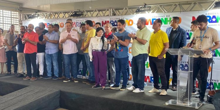 Vereadora Fátima Araújo acompanha reinauguração do Centro de Ensino no bairro Bequimão em São Luís (MA)