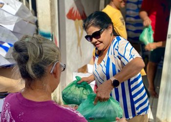 Fátima Araújo distribui 5 mil quilos de peixes em comunidades carentes de São Luís (MA)
