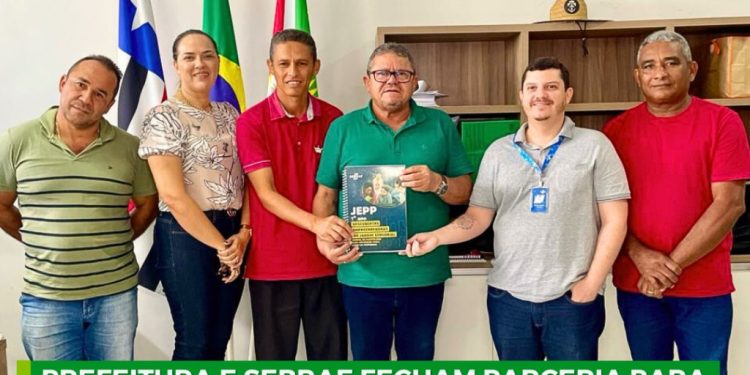 Prefeito Solimar Alves recebe o gestor de negócios do Sebrae, Carlos Marques, para iniciar as tratativas para implantação do programa Jovem Empreendedor Primeiros Passos – JEPP em Matões do Norte