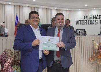Rodrigo Lago recebe o Título de Cidadão Coroataense da Câmara Municipal