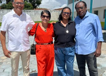 Centro Comunitário faz ação social no bairro Vila Industrial com apoio da vereadora Fátima Araújo 