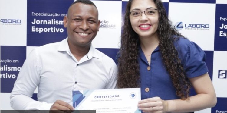 Faculdade Laboro entrega certificados para alunos do curso de pós-graduação em Jornalismo Esportivo