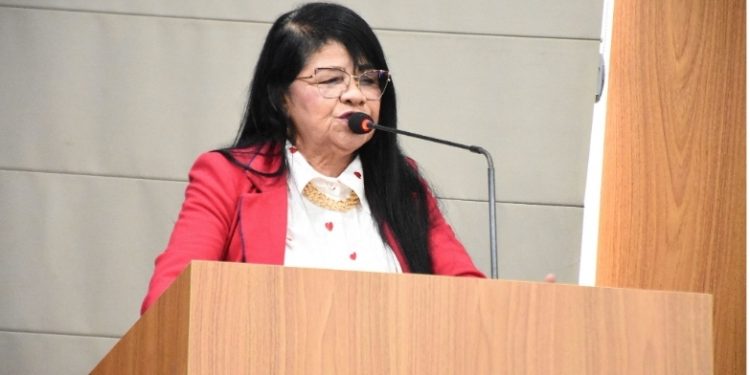 Fátima Araújo fala sobre iniciativas em benefício de comunidades