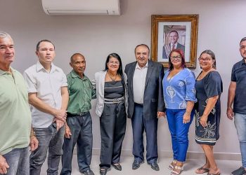 Fátima Araújo leva moradores do Pirapora para dialogar com secretário da Casa Civil sobre infraestrutura do bairro 