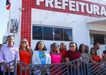 Em Urbano Santos, Iracema Vale comemora entrega de trecho da estrada que liga a cidade a Barreirinhas