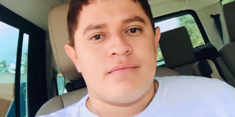 Nossa homenagem ao comunicador Davi pelo seu aniversário