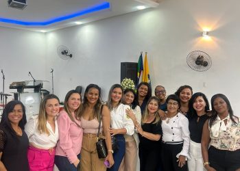 Fátima Araújo mostra força e reúne multidão na Igreja O Brasil para Cristo do Apeadouro 
