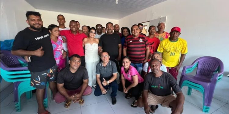 Durante reunião com equipe de gabinete, Fátima Araújo confirma sua pré-candidatura a vereadora de São Luís