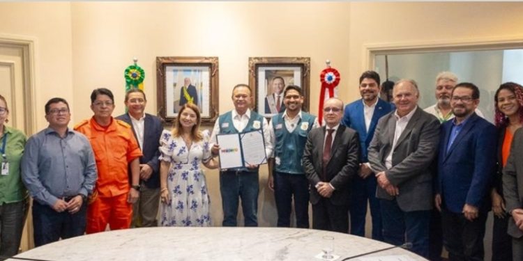 Iracema Vale prestigia ato de assinatura de decreto do Programa Maranhão sem Queimadas