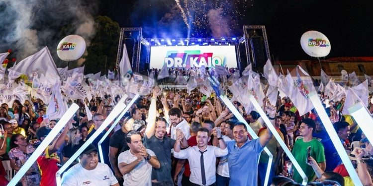 A maior Convenção da história de Pinheiro, homologa candidatura de Dr. Kaio Hortegal e sua vice Ana Lídia Santana e conta com a presença do senador Weverton
