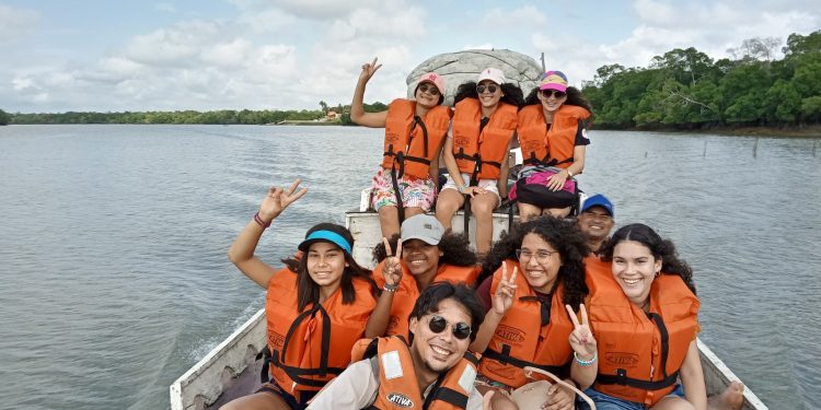 Agende seu passeio pelas belezas naturais de Bequimão e conheça a Ilha de Imbotíua