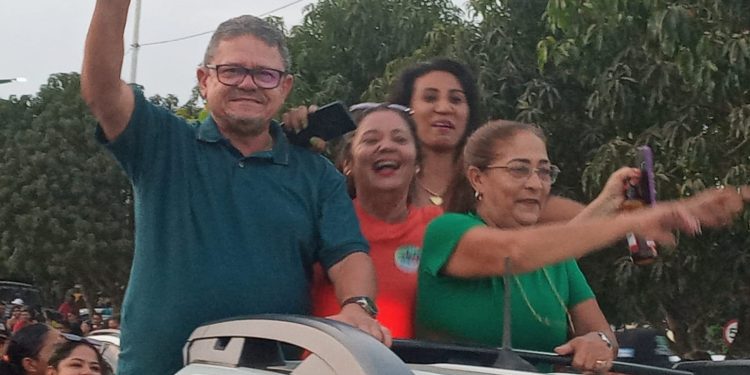 Em Matões do Norte, prefeito Solimar Alves reúne milhares de pessoas durante inauguração do Comitê Central