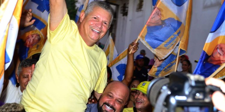 Bem acolhido e nos braços do povo, Walace intensifica caminhada rumo a reeleição em Icatu