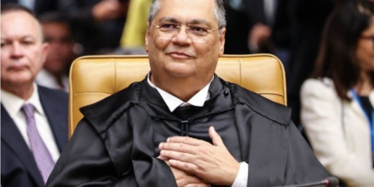 Enfim, Dino marca julgamento no STF sobre conselheiro do TCE-MA