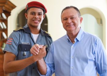 Brandão recebe estudante que conquistou prêmio em Oxford