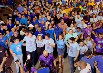 Maura Jorge realiza maior arrastão da história de Lago da Pedra, é abraçada pelo povo e comemora o sucesso de mais um mega evento político 