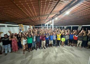 Prefeito Walace promove encontro e reúne maior grupo político de Icatu em sua residência 