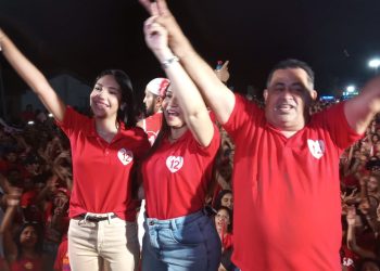 Onda do 12 chega ao povoado Bom Sucesso em Mata Roma e reúne milhares de pessoas durante mega comício do prefeito Bezaliel Albuquerque
