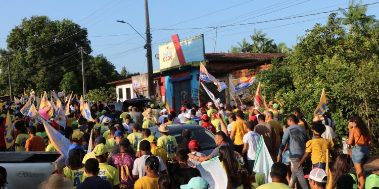 ICATU: Prefeito Walace é aclamado por moradores da sede