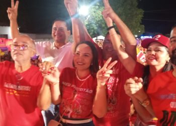 Povoado Mata do Brigadeiro recebe Weverton Rocha, Rodrigo Lago e o prefeito Besaliel para juntos realizarem mais um mega comício do 12 em Mata Roma 