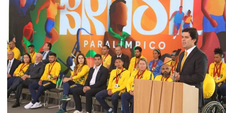 Lula e Fufuca recebem medalhistas paralímpicos do Brasil