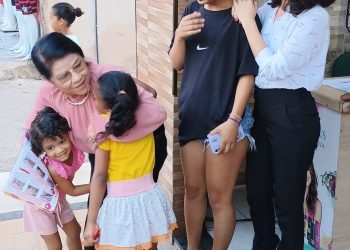 Com a presença da dona Edite, mãe da vereadora Fátima Araújo, uma grande caminhada percorreu as ruas do Residencial João Alberto 