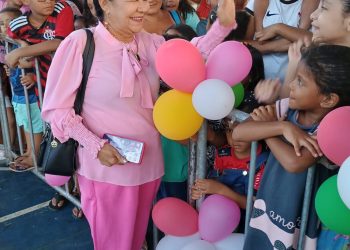 Praça da Juventude no bairro do João de Deus foi palco de muita alegria e diversão na Festa das Crianças, promovida pela vereadora Fátima Araújo