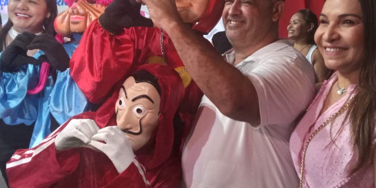 No mês das crianças, prefeito Besaliel Albuquerque e a primeira dama Nicinha Lessa, realizam festa infantil com show infantil e Mata Roma