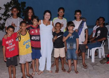 Projeto “Arte e Capoeira” recebe a vereadora Fátima Araújo para diálogo com representantes