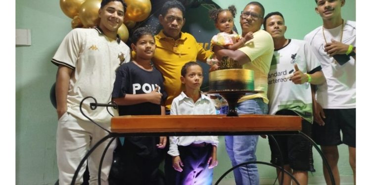 Reunindo familiares e amigos, o diretor do blog “Fatos Verdadeiros”, Dangue Soares comemorou mais um aniversário