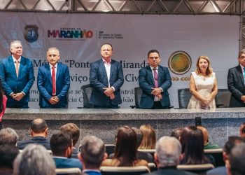 Iracema Vale recebe mais alta honraria da Polícia Civil do Maranhão