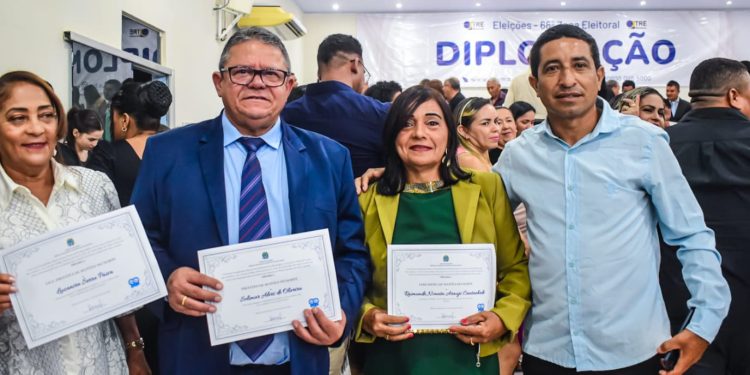 Em solenidade realizada na cidade de Cantanhede, Solimar Alves e Luza Paiva são diplomados prefeito e vice-prefeita