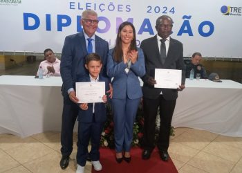 Zé Martins e professor Ivaldo são diplomados prefeito e vice-prefeito em solenidade única realizada na cidade de Bequimão
