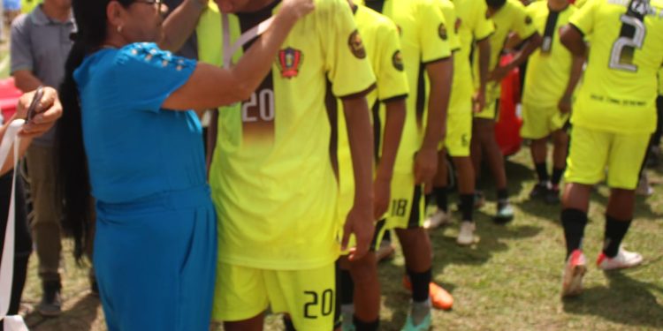 Com apoio da vereadora Fátima Araújo a Copa de Rua movimenta o bairro do João de Deus