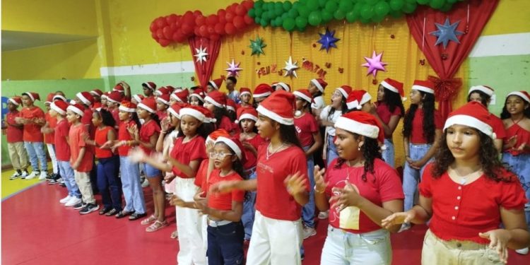 No bairro Anjo da Guarda, o Instituto Bom Pastor celebra sucesso da Cantata Natalina da Educação Infantil