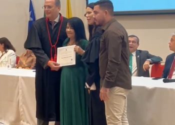 Vereadora Fátima Araújo recebe diploma da Justiça Eleitoral