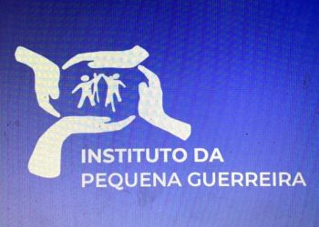 INSTITUTO DA PEQUENA GUERREIRA APOIA O PROJETO ARTE E CAPOEIRA NA COMUNIDADE PIRAPORA ( ESCOLA SÃO FRANCISCO DE ASSIS)