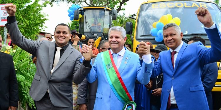Com grande vitória, Robert Costa é eleito presidente da câmara de Icatu